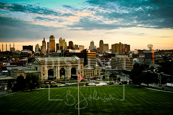 Union Station with downtown Kansas City Skyline